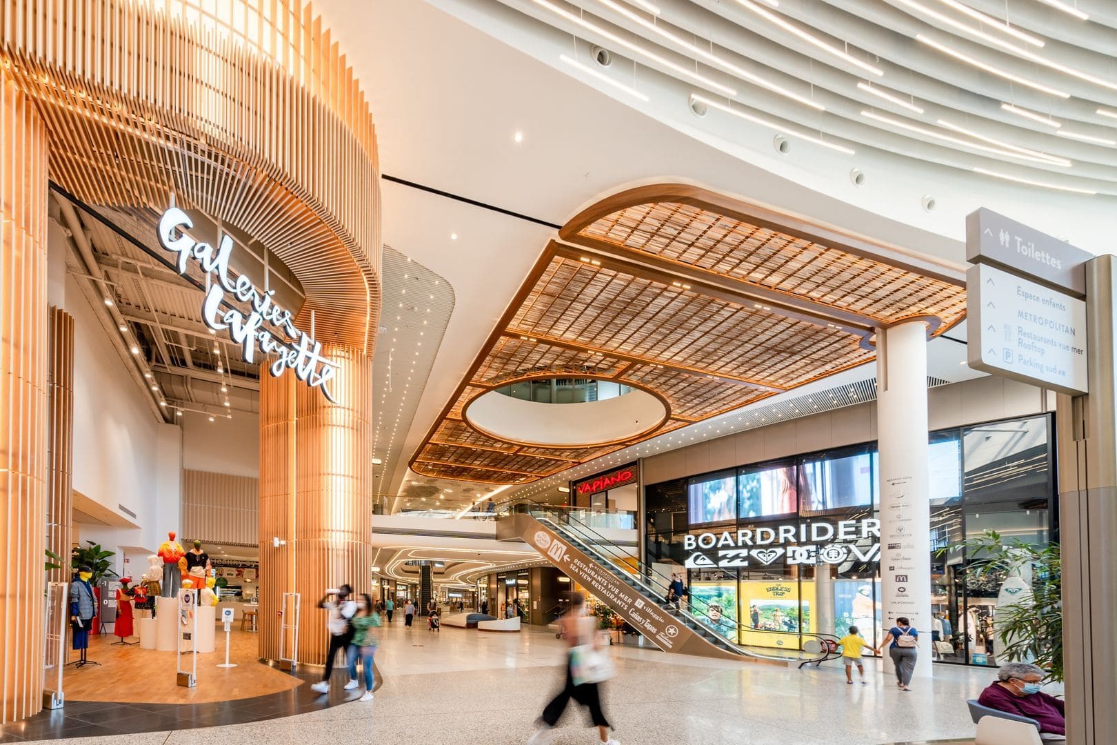 Shopping a Antibes -dépose en chauffeur privé près du marché