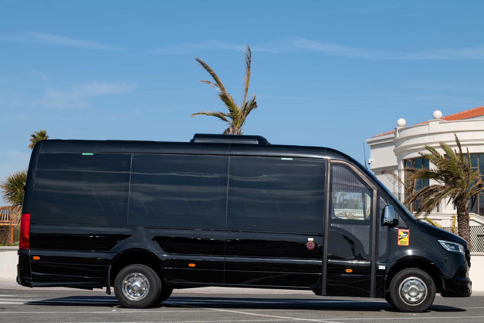 Service navette Sprinter de 16 personnes à Cap d'Ail