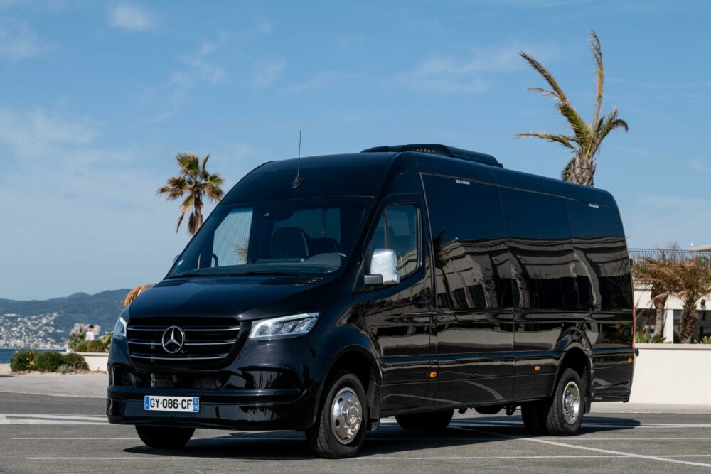 Van spécialise pour transfert aéroport Cannes