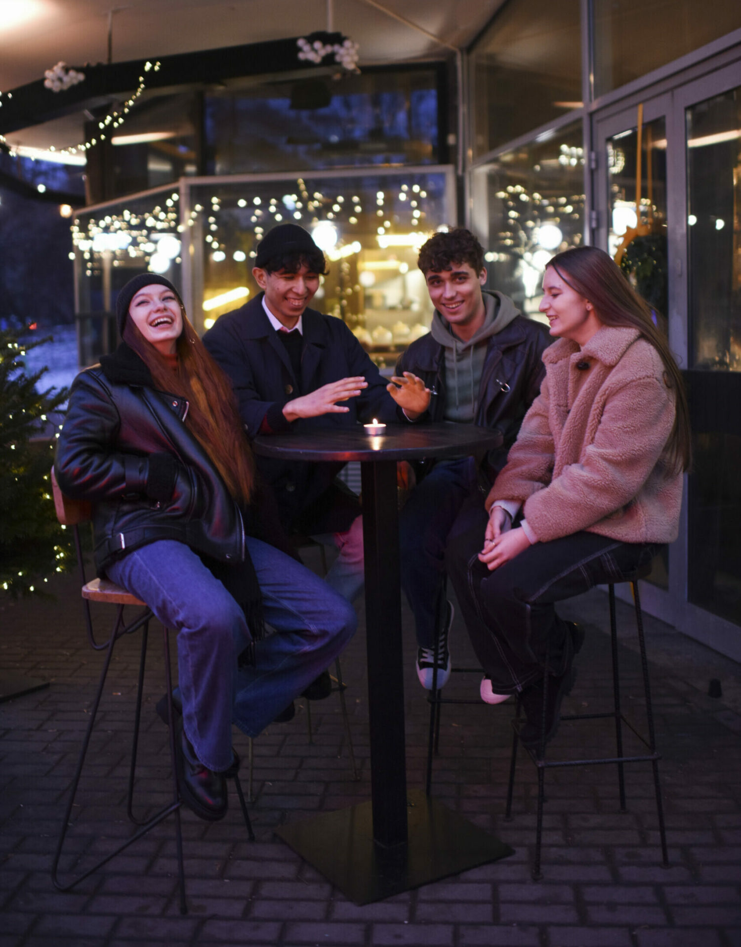 Dépose en berline devant un restaurant/rooftop à Nice