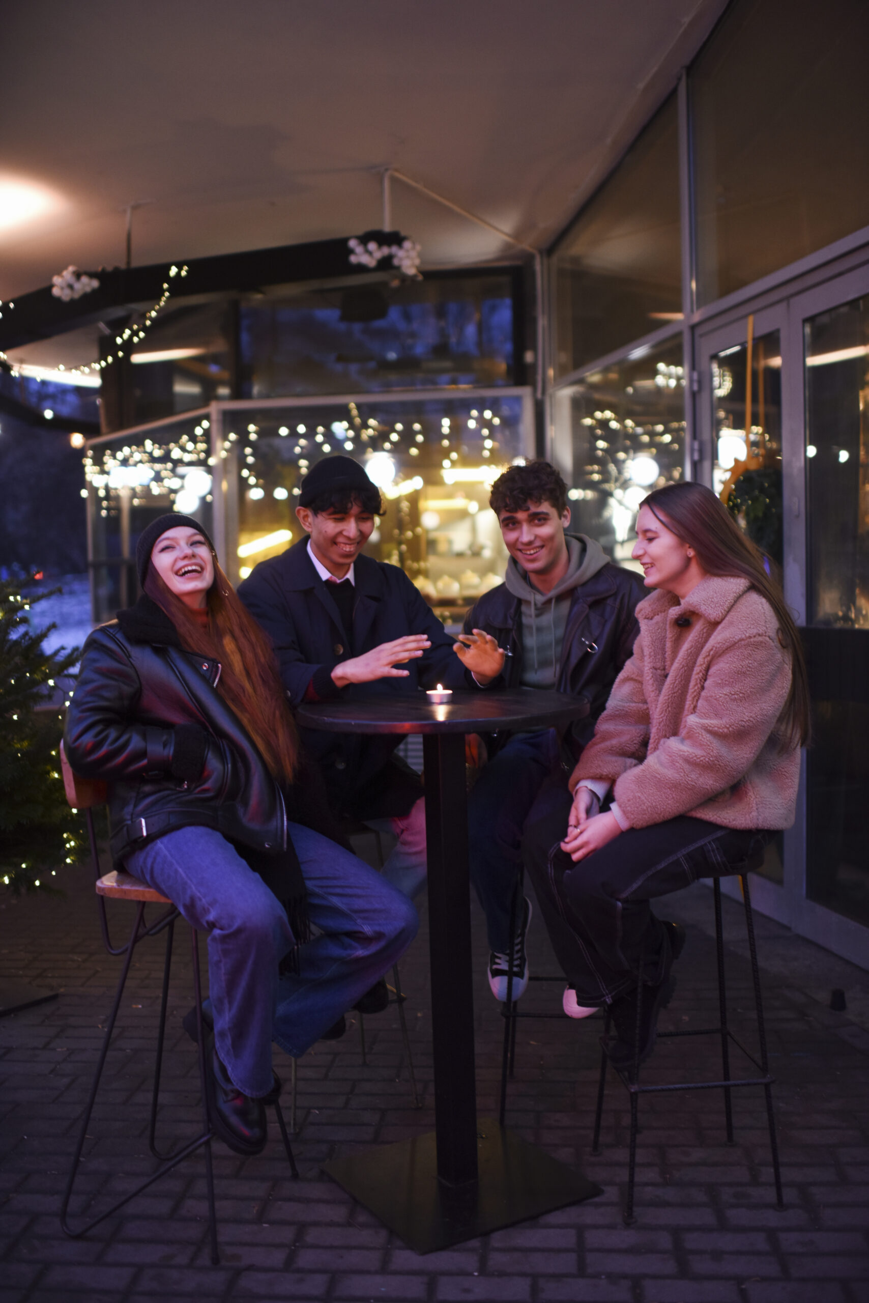 Dépose en berline devant un restaurant/rooftop à Nice