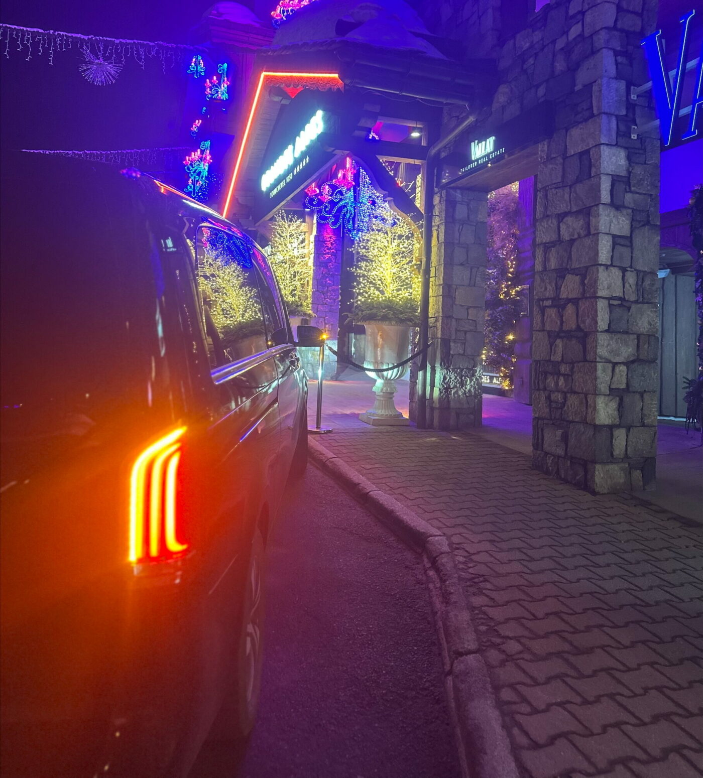 VAN EQUIPER POUR LA MONTAAGNE COURCHEVEL TRANSFERT POUR GENEVE