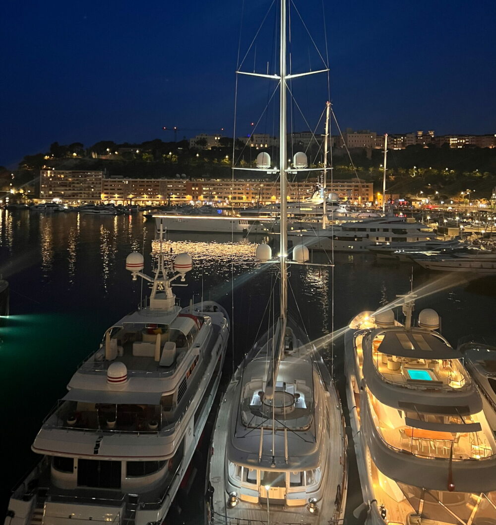 Transfert privé Cannes — prise en charge à l’hôtel Promenade des Anglais