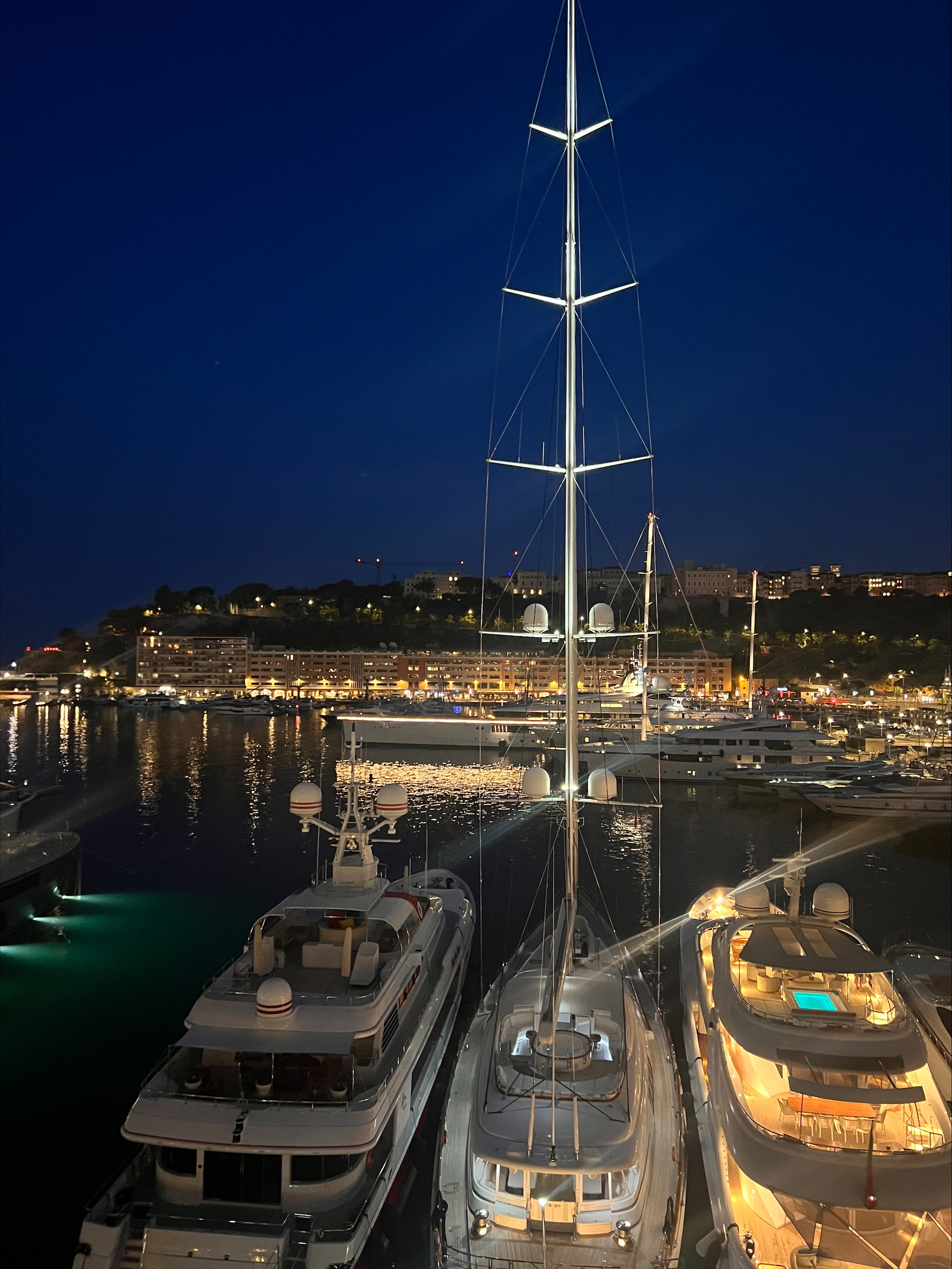 Transfert privé Cannes — prise en charge à l’hôtel Promenade des Anglais