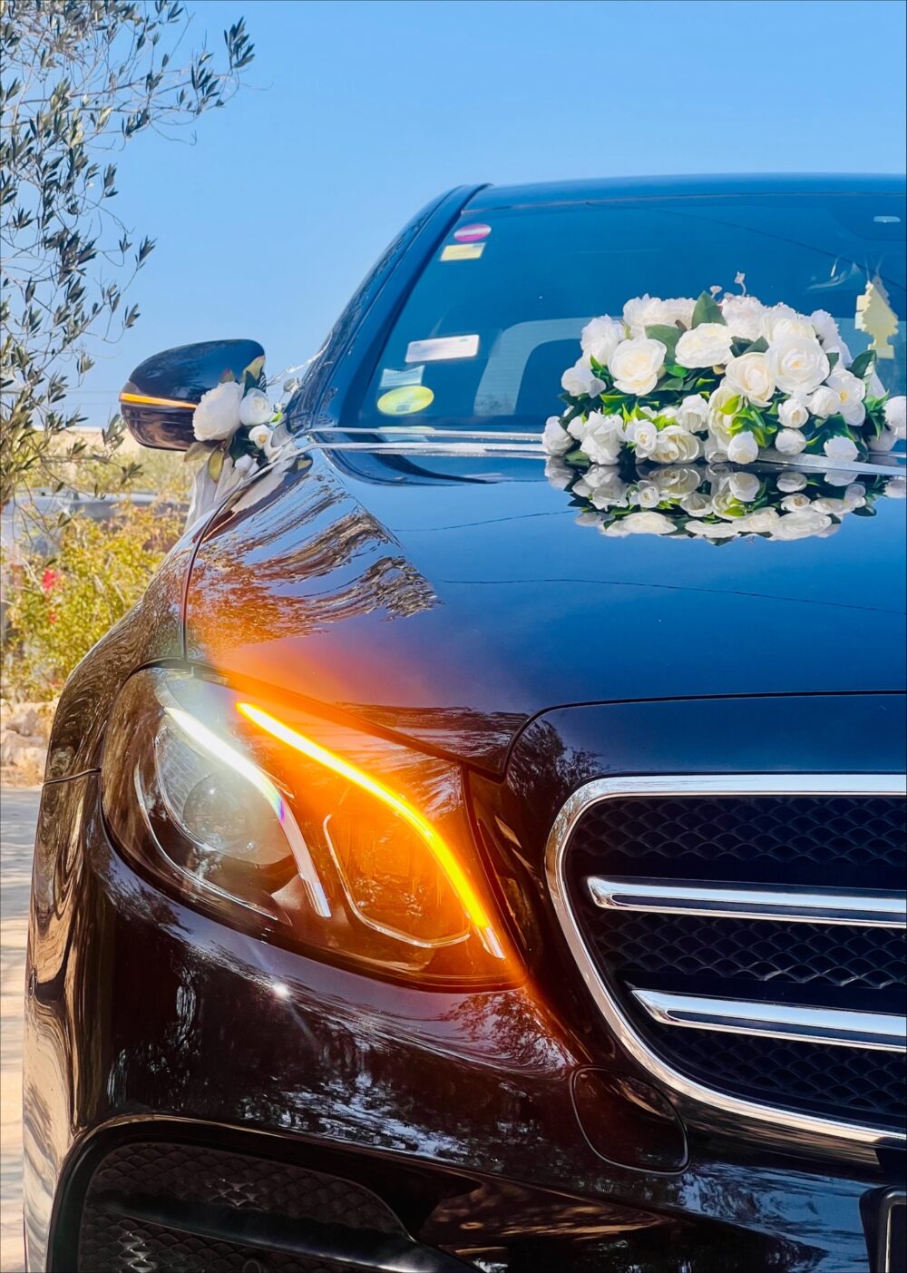 Van Mercedes pour mariage — dépose au lieu de réception à Antibes