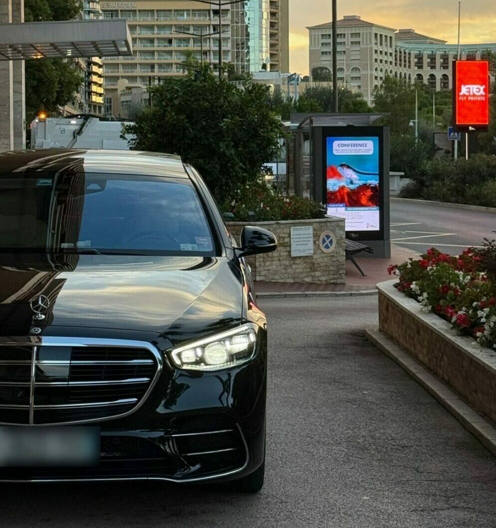 Location de voiture avec chauffeur pour longue durée Côte d’Azur