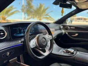 Trajet optimisé selon le trafic — chauffeur privé avec attente entre les arrêts